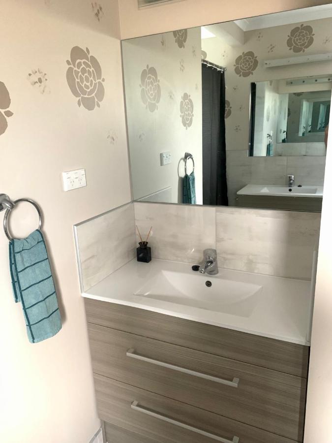 Kg Ensuite Palmerston North Exteriör bild